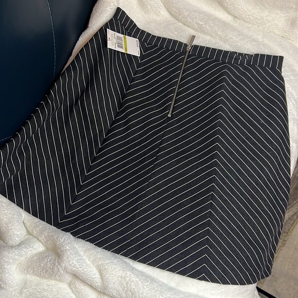 🔥Michael Kors Mini A line Skirt Size 14🔥 - Picture 3 of 6